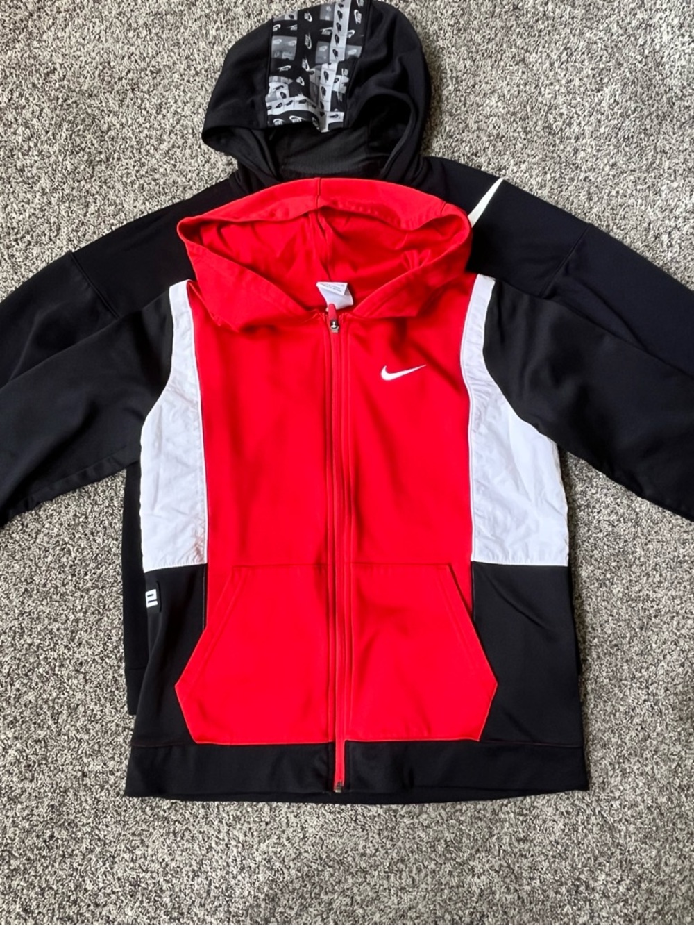 2 - Boys Nike Hoodie Sweatshirts
Youth XL